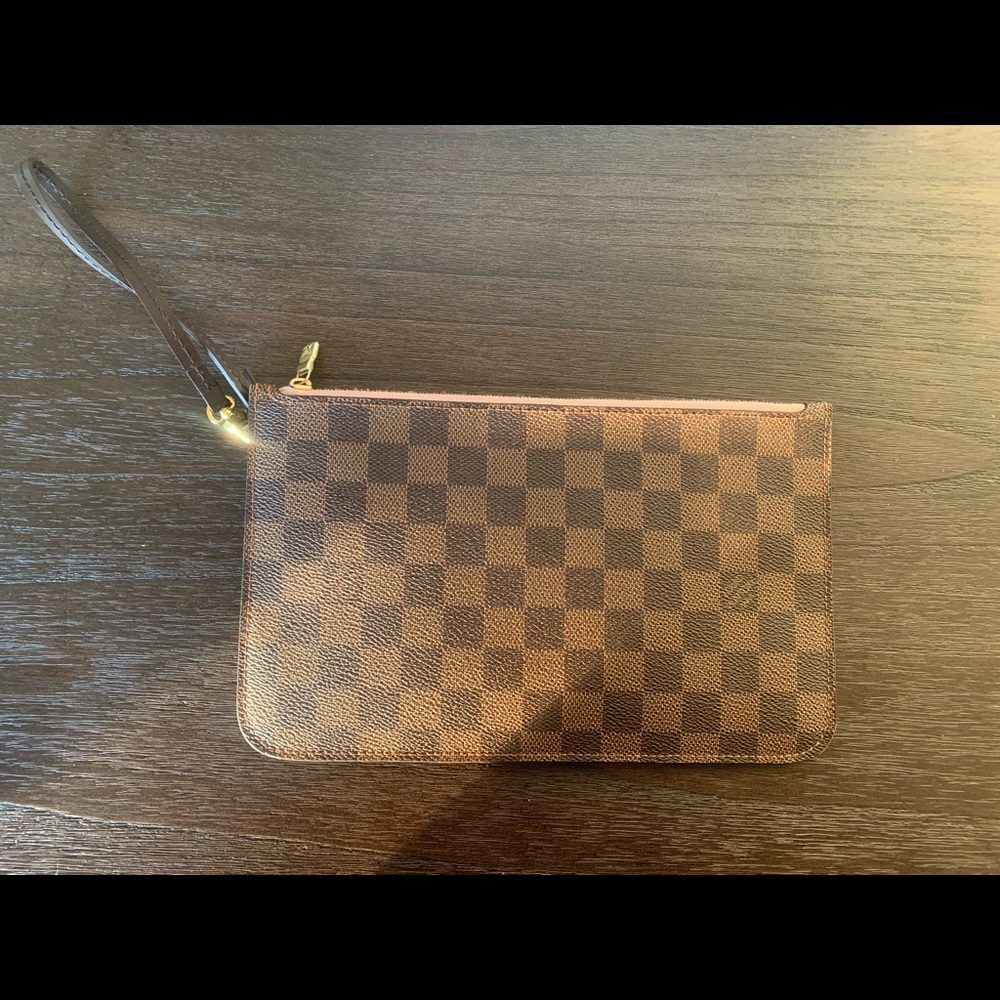 Louis Vuitton Damier clutch 2021 (pink inside)